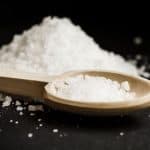 Manfaat Luar Biasa Mandi Air Garam Menjaga Kesehatan Tubuh