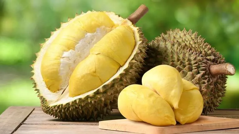 Awas Jangan Berlebihan Makan Durian Kenali Efek Sampingnya